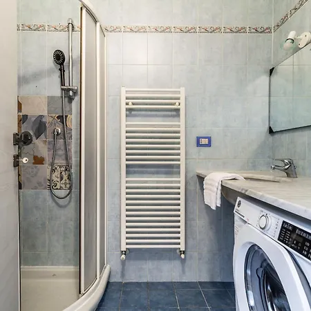 Family House Con Doppio Parcheggio Incluso דירה קומו